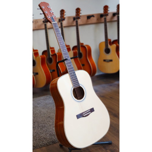 Cara Bogner Mod. A220 akusztikus gitár