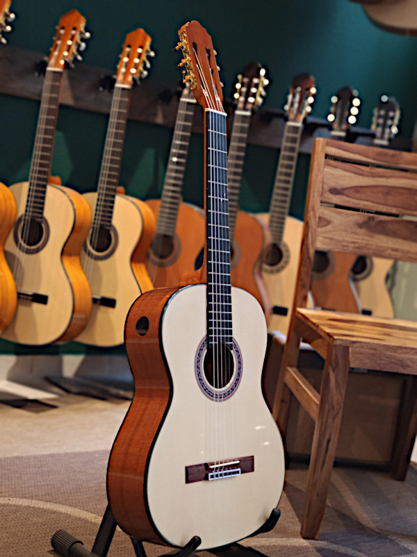 Cara Bogner Mod. 180GS Soundport klasszikus gitár